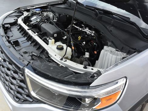 Used 2022 Ford Explorer XLT w/ Equipment Group 202A image 55