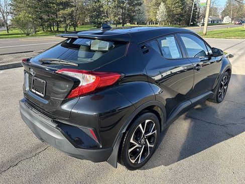 Used 2022 Toyota C-HR XLE FWD image 5