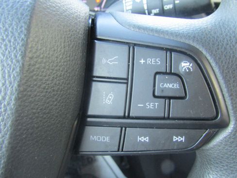 Used 2022 Toyota Sienna LE FWD image 18