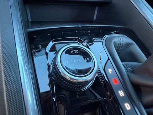 New 2026 GMC Canyon Elevation w/ Convenience Package image 27