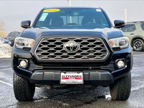 Used 2020 Toyota Tacoma TRD Off-Road w/ Technology Package image 3