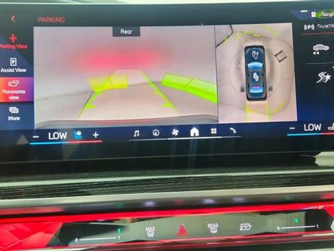 Used 2025 BMW i7 eDrive50 w/ M Sport Package RWD image 46