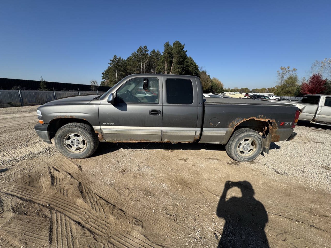 Used 2000 Chevrolet Silverado 1500 LS w/ Off-Road Chassis Pkg AWD/4WD image 2