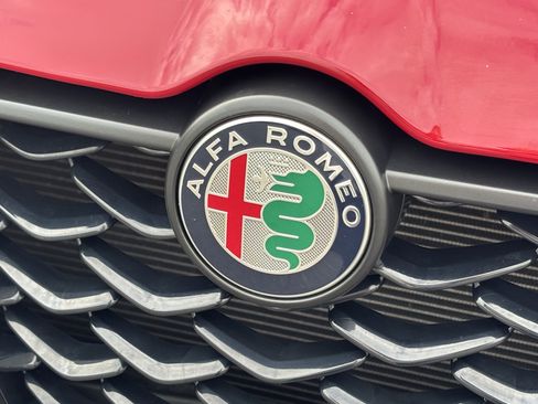 Used 2024 Alfa Romeo Tonale Ti w/ Premium Interior Package AWD/4WD image 12