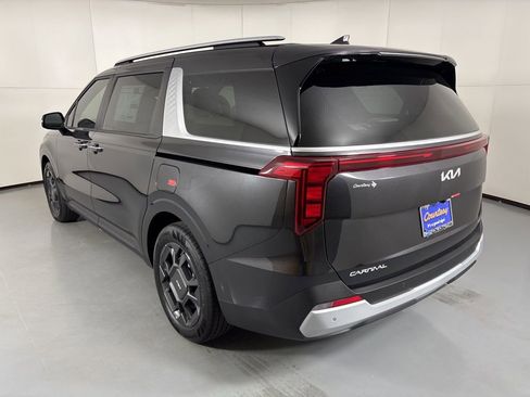 New 2026 Kia Carnival EX image 6