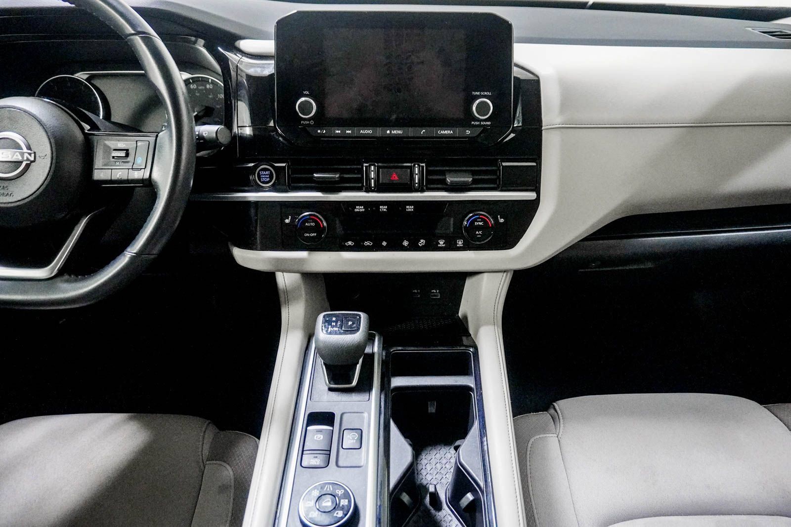 Used 2022 Nissan Pathfinder SV AWD/4WD image 23