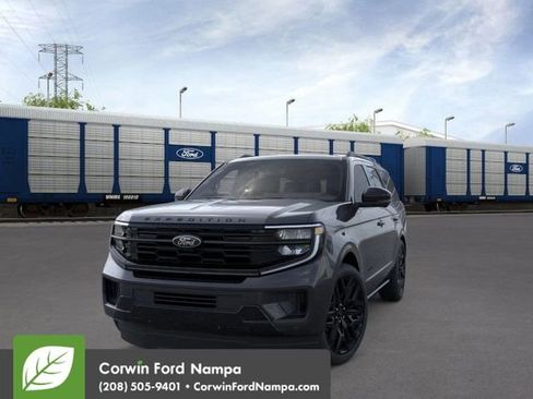 New 2026 Ford Expedition Platinum image 3