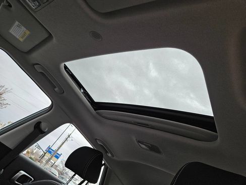 Used 2026 Hyundai Venue SEL FWD image 17