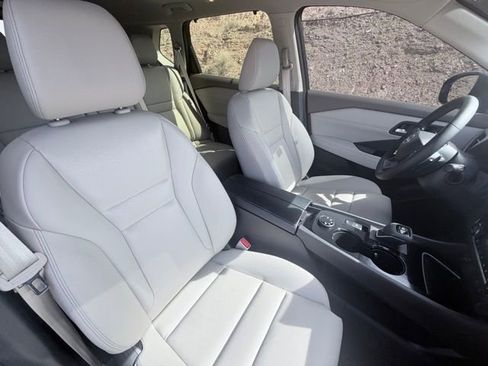 Certified 2025 Nissan Rogue SL w/ SL Premium Package image 33