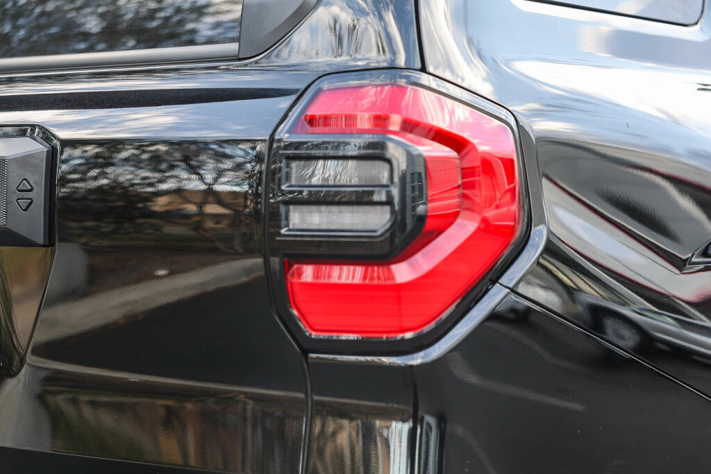 Certified 2025 Toyota 4Runner TRD Off-Road Premium AWD/4WD image 28