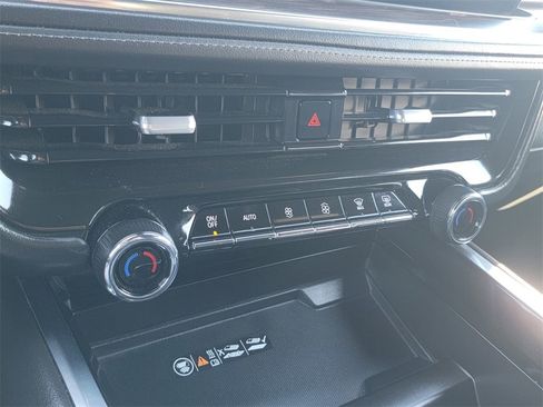 Used 2025 Chevrolet Suburban LT w/ Comfort Package image 29