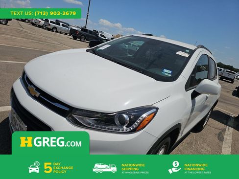 Used 2022 Chevrolet Trax LT w/ LT Convenience Package FWD image 1