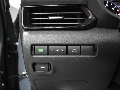 Certified 2024 Nissan Sentra SV image 16