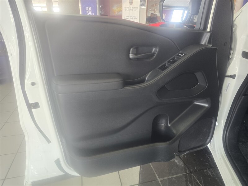 Used 2022 Nissan Frontier S RWD image 7