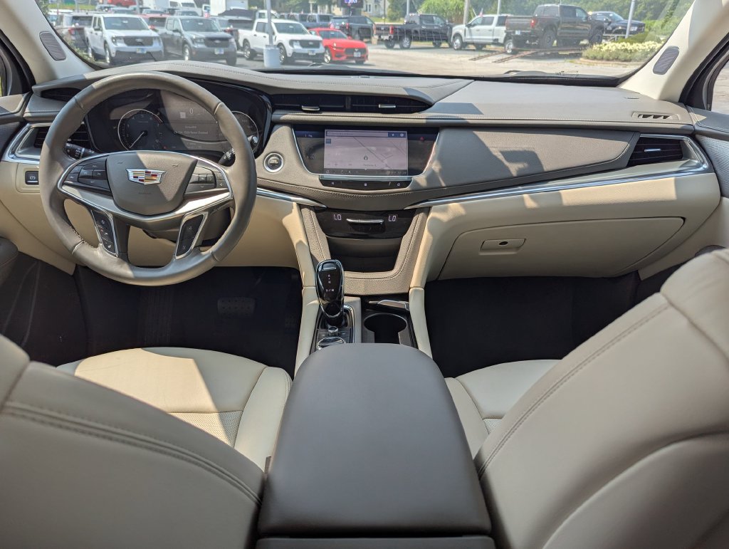 Used 2020 Cadillac XT5 Premium Luxury AWD/4WD image 23