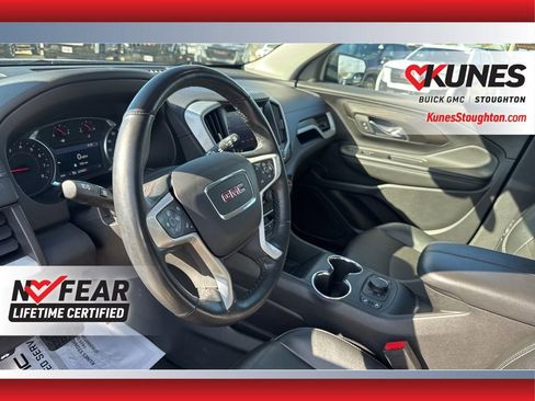 Used 2024 GMC Terrain SLT AWD/4WD image 24