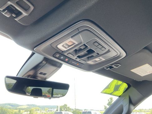 Used 2022 Chevrolet Silverado 2500 High Country w/ Z71 Off-Road Package image 35