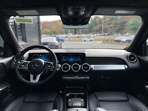 Certified 2021 Mercedes-Benz GLB 250 4MATIC image 43