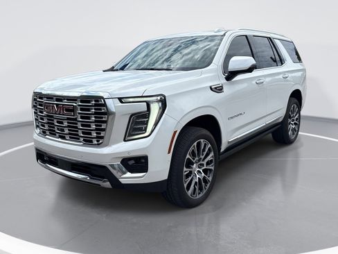Used 2025 GMC Yukon Denali w/ Denali Reserve Package AWD/4WD image 3