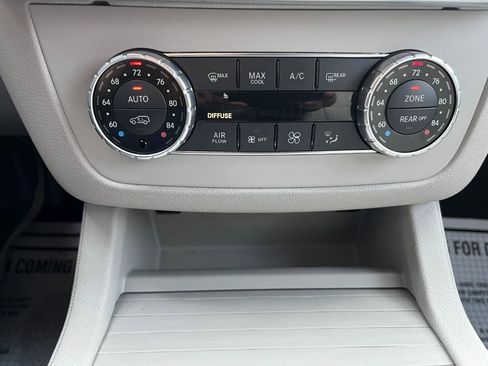 Used 2015 Mercedes-Benz GL 320 GL350 BlueTEC w/ Premium I Package image 43