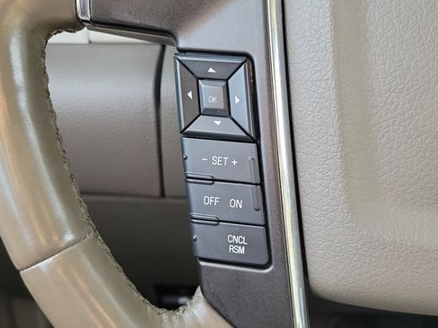 Used 2017 Lincoln Navigator Select image 29