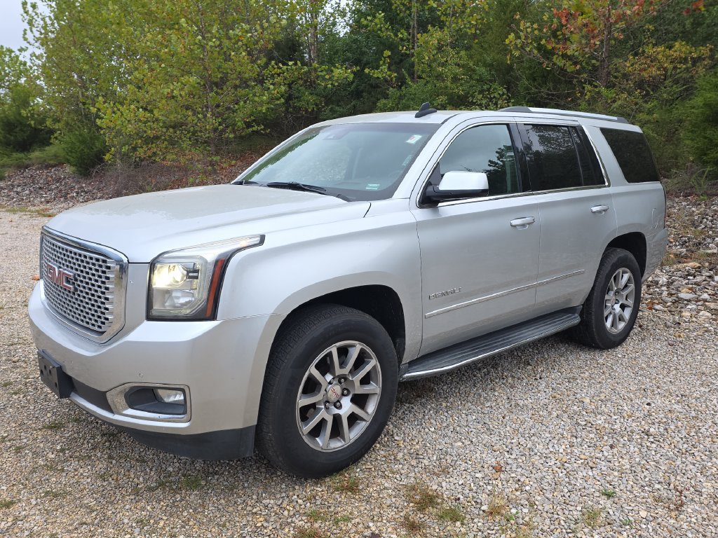 Used 2017 GMC Yukon Denali AWD/4WD image 3