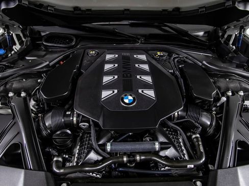 Used 2023 BMW 760i xDrive w/ Executive Package AWD/4WD image 36