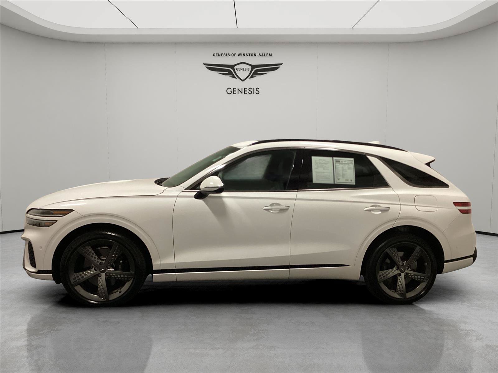 Used 2025 Genesis GV70 3.5T Sport w/ Sport Advanced Package AWD/4WD image 2