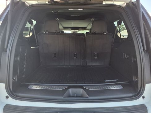 Used 2023 GMC Yukon XL AT4 w/ AT4 Premium Package image 6