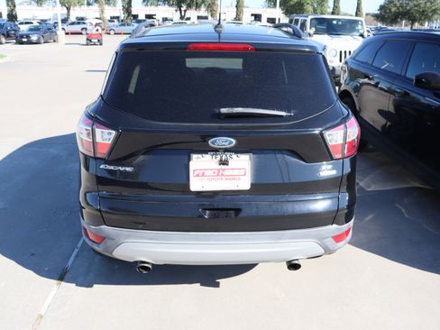 Used 2018 Ford Escape SE image 10
