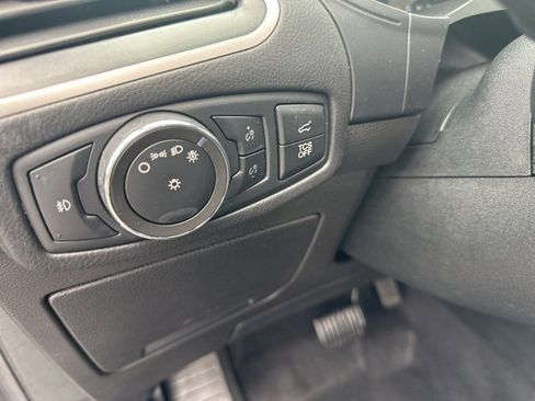 Used 2022 Ford Edge SEL w/ Convenience Package image 17