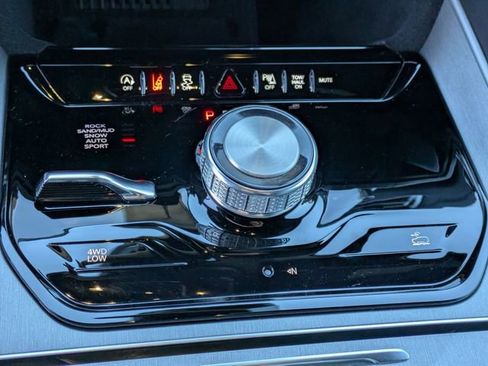 New 2026 Jeep Grand Wagoneer Summit image 53