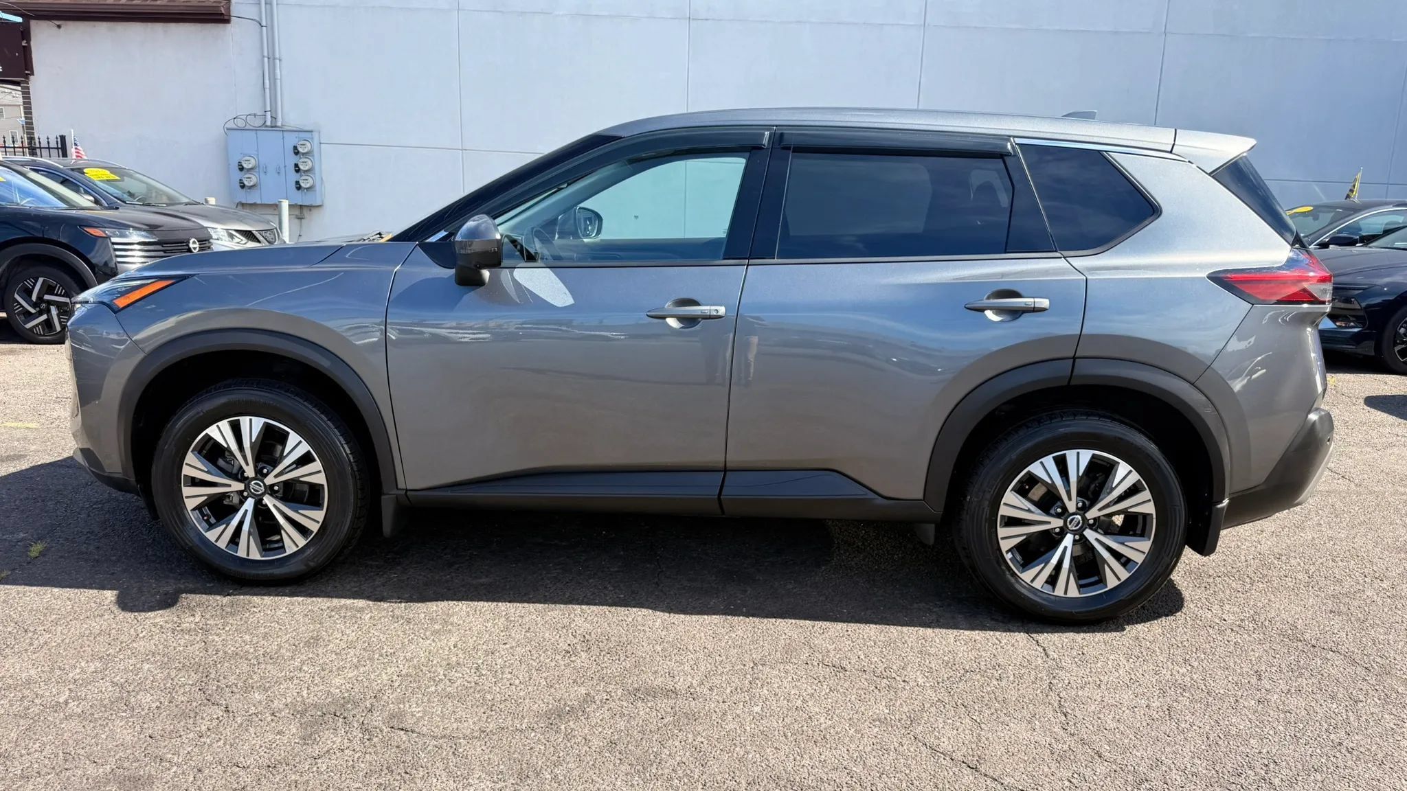 Used 2021 Nissan Rogue SV AWD/4WD image 10