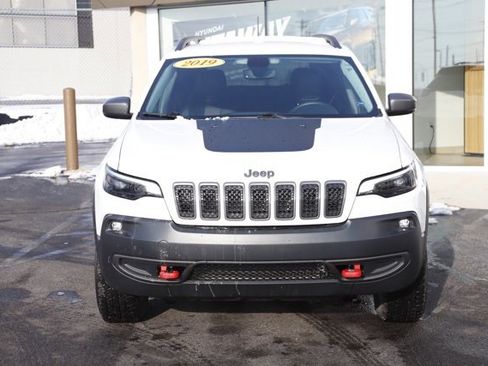 Used 2019 Jeep Cherokee Trailhawk image 10