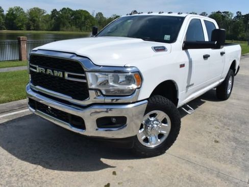 Used 2022 RAM 2500 Tradesman w/ Chrome Appearance Group AWD/4WD image 6