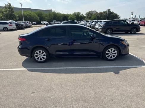Used 2025 Toyota Corolla LE FWD image 6