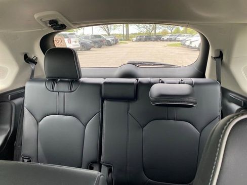 Used 2024 Honda Pilot Elite image 5