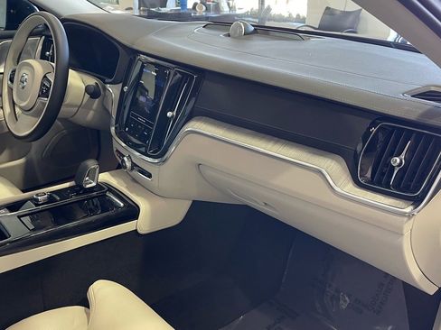 Used 2025 Volvo S60 T8 Ultra w/ Climate Package image 36