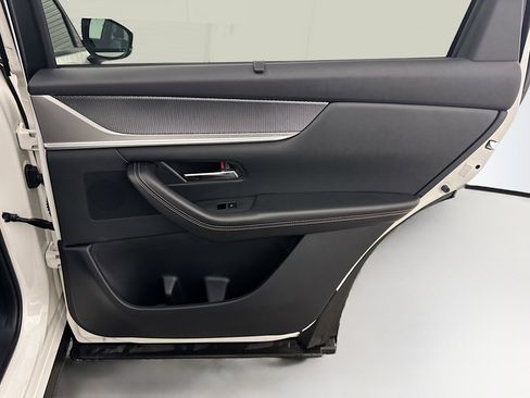 Used 2024 MAZDA CX-90 Plug-In Hybrid w/ Preferred AWD/4WD image 34