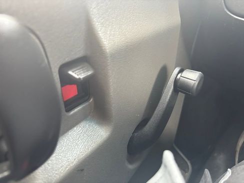 Used 2017 Chevrolet Express 3500 w/ Chrome Appearance Package image 16