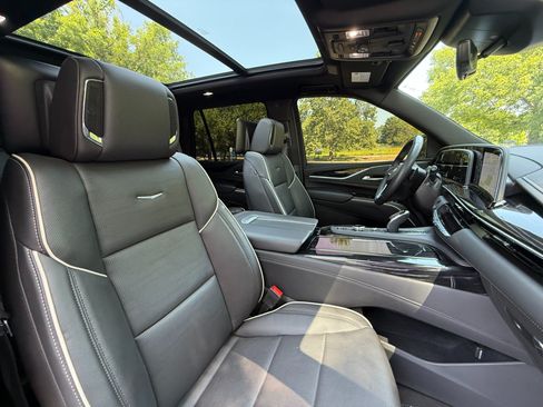 Used 2023 Cadillac Escalade Sport w/ LPO, ONYX Package AWD/4WD image 42