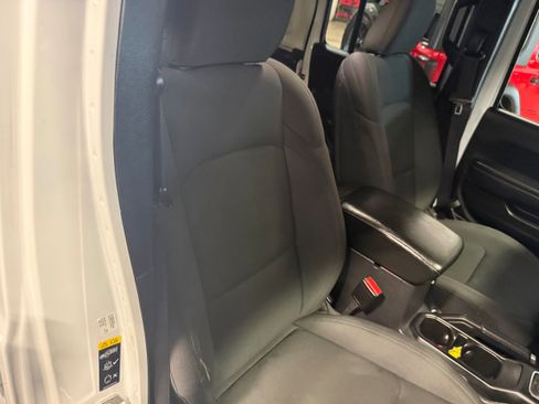 Used 2022 Jeep Wrangler Unlimited Sport w/ Cold Weather Group image 9