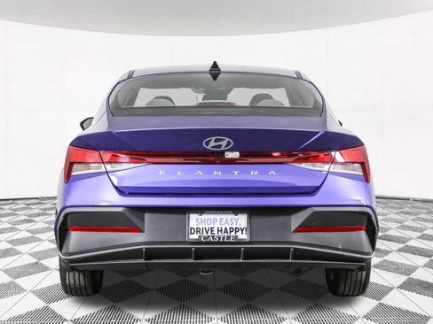 Used 2024 Hyundai Elantra SEL image 16