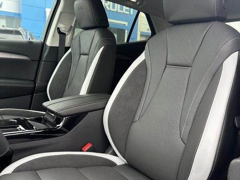 New 2025 Buick Envision Sport Touring image 19