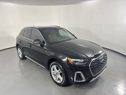 Used 2023 Audi Q5 e Premium Plus w/ Premium Plus Package AWD/4WD image 33