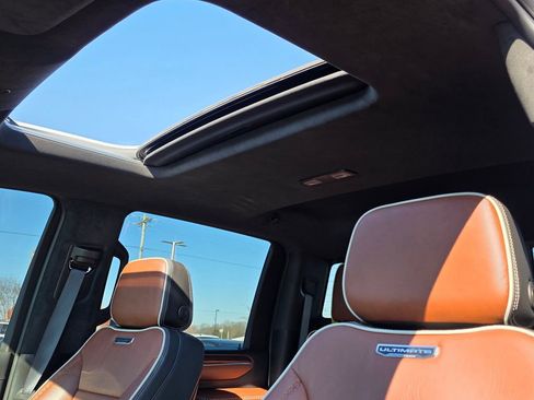 Used 2025 GMC Sierra 3500 Denali Ultimate image 35