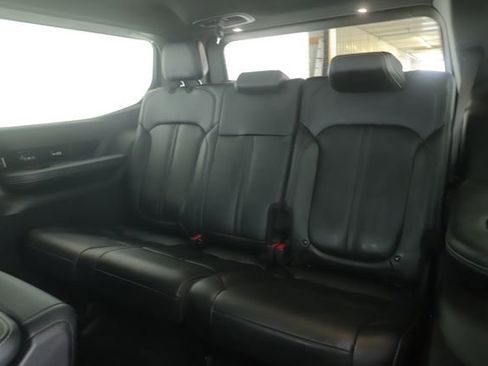 Used 2025 Jeep Grand Wagoneer 4WD image 31