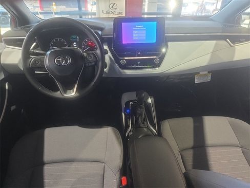 Certified 2025 Toyota Corolla SE image 15