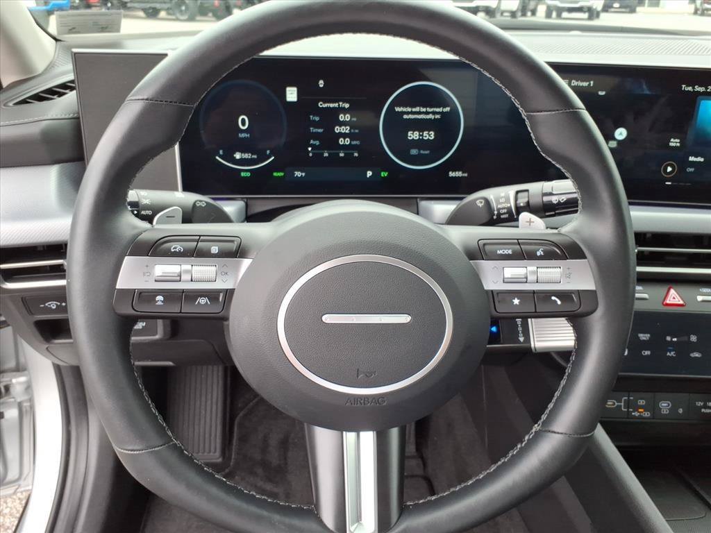 Used 2025 Hyundai Sonata Limited FWD image 17