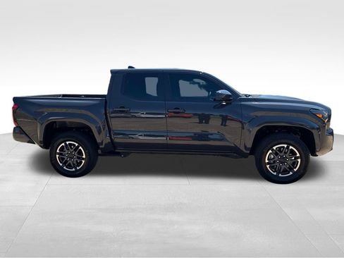 Used 2025 Toyota Tacoma TRD Sport AWD/4WD image 7